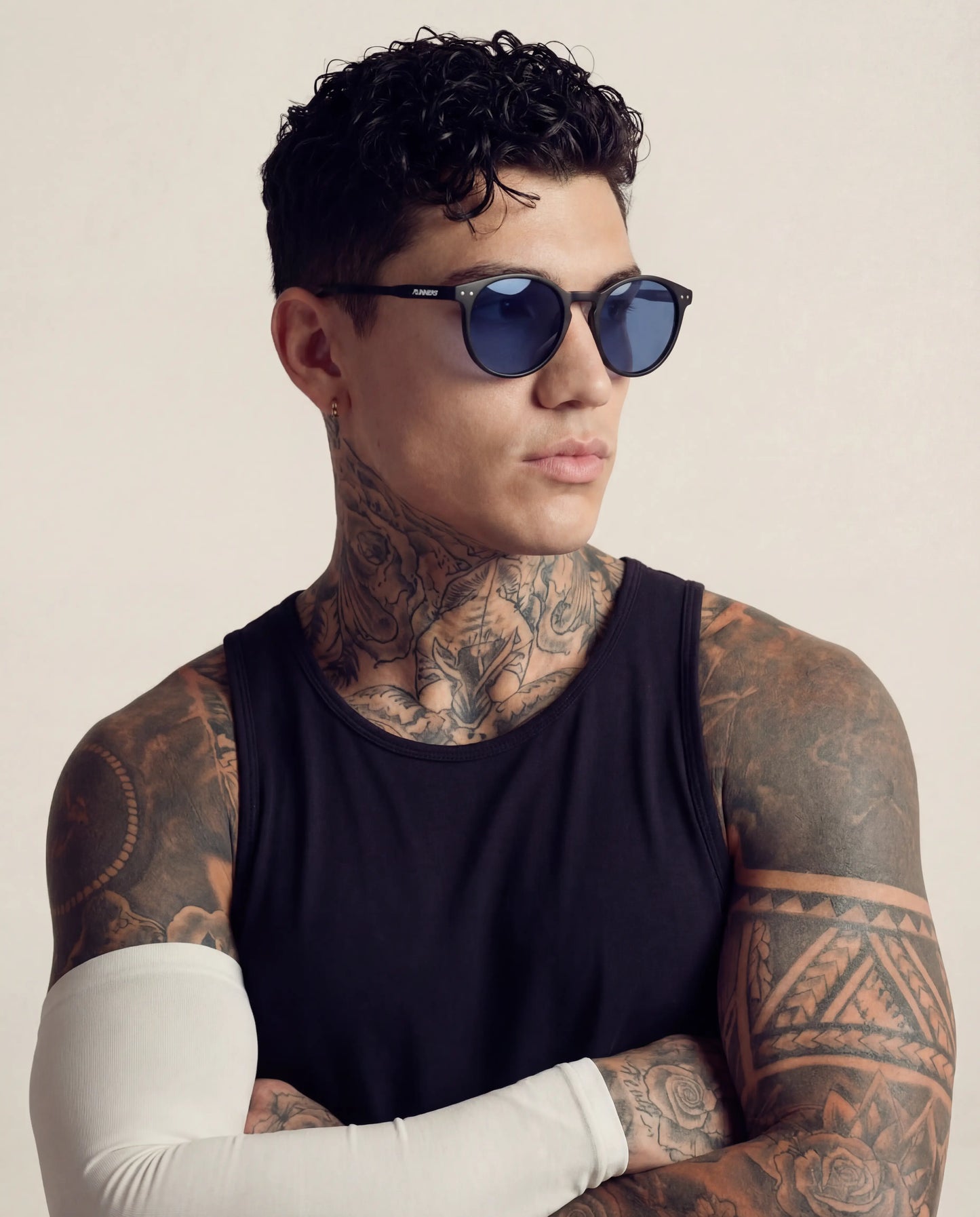 Black Round Polarized Sunglasses - UV400 for Men & Women